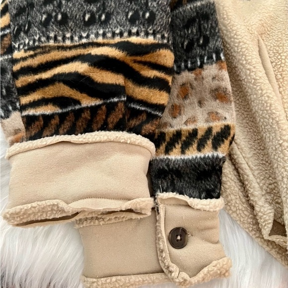 Allison Clothing Beige and Black Button Down Shirt - Picture 4 of 10